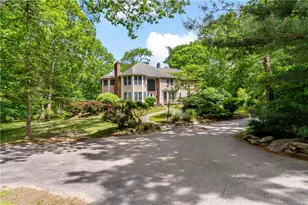 25 Dale Hill Dr, North Kingstown, RI 02874 - Photo 2