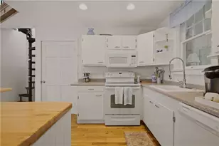 91 Easton Ave, Portsmouth, RI 02871 - Photo 10