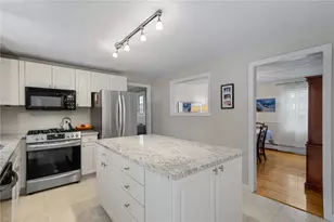 27 Country View Dr, Johnston, RI 02919 - Photo 10