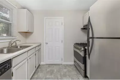 131 Kenyon Avenue, Warwick, RI 02886 - Photo 18