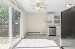 131 Kenyon Ave, Warwick, RI 02886 - Photo 20
