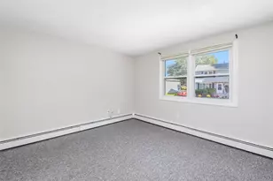 131 Kenyon Ave, Warwick, RI 02886 - Photo 14