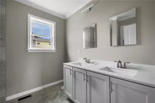 121 Robert Gray Ave, Tiverton, RI 02878 - Photo 10