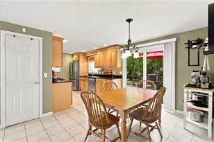 248 Knollwood Dr, Woonsocket, RI 02895 - Photo 6