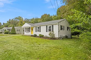 248 Knollwood Dr, Woonsocket, RI 02895 - Photo 2