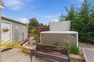 21 Lawnacre Dr, Cranston, RI 02920 - Photo 16