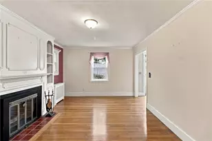 14 Englewood Ln, Warwick, RI 02888 - Photo 8