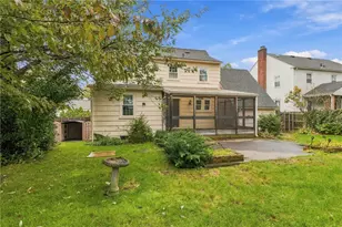 14 Englewood Ln, Warwick, RI 02888 - Photo 4