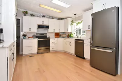 19 Healey Brook Court, South Kingstown, RI 02879 - Photo 8