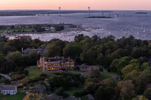 36 Beacon Hill Rd, Newport, RI 02840 - Photo 2