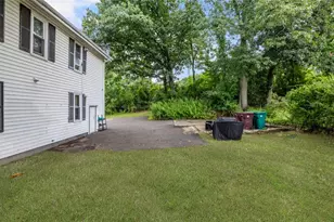 628 Cumberland Hill Rd, Woonsocket, RI 02895 - Photo 36