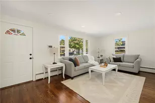 330 Manolla Ave, Warwick, RI 02888 - Photo 10