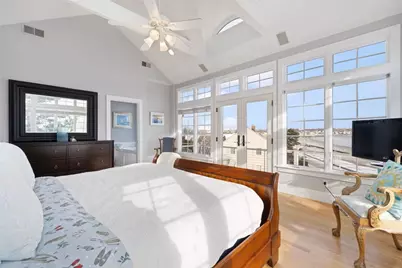 124 Memorial Boulevard, Newport, RI 02840 - Photo 8