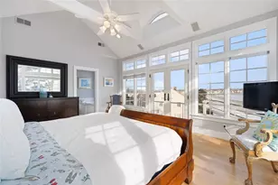 124 Memorial Blvd, Newport, RI 02840 - Photo 8