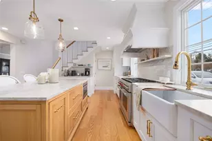 124 Memorial Blvd, Newport, RI 02840 - Photo 4