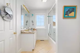 124 Memorial Blvd, Newport, RI 02840 - Photo 24