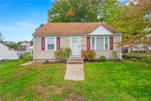 46 Hatherly St, North Providence, RI 02911 - Photo 1