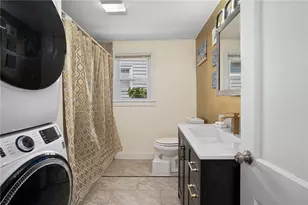 807 Pontiac Ave, Cranston, RI 02910 - Photo 24
