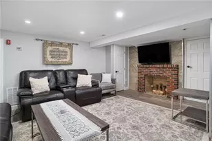 807 Pontiac Ave, Cranston, RI 02910 - Photo 8