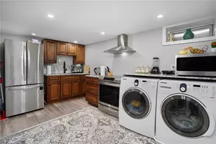 807 Pontiac Ave, Cranston, RI 02910 - Photo 14
