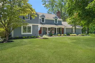 1 Pierce Ct, Barrington, RI 02806 - Photo 2