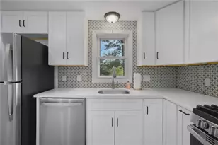 66 Palace Ave, Warwick, RI 02886 - Photo 8