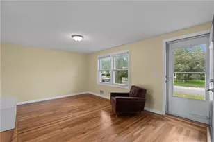 66 Palace Ave, Warwick, RI 02886 - Photo 16
