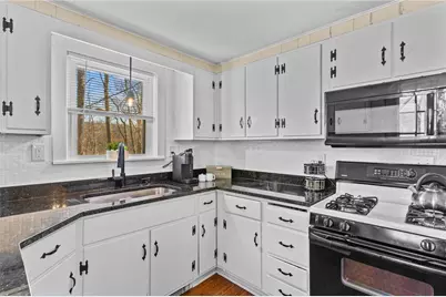 439 Farnum Pike, Smithfield, RI 02917 - Photo 30