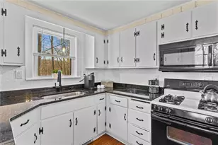439 Farnum Pike, Smithfield, RI 02917 - Photo 30