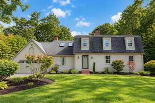 8 Woodcrest Dr, Cumberland, RI 02864 - Photo 1