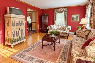 8 Woodcrest Dr, Cumberland, RI 02864 - Photo 4
