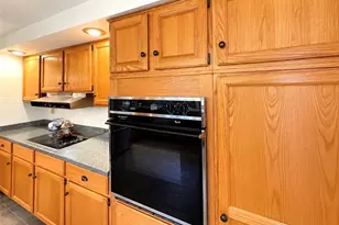 8 Woodcrest Dr, Cumberland, RI 02864 - Photo 12