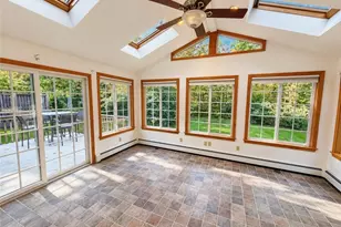 8 Woodcrest Dr, Cumberland, RI 02864 - Photo 6