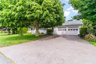 3 Ruth St, Middletown, RI 02842 - Photo 2