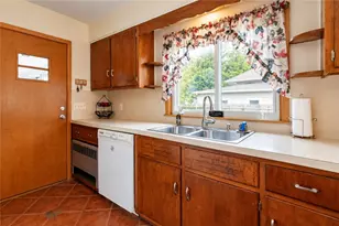 41 Wildwood Ave, East Providence, RI 02916 - Photo 14