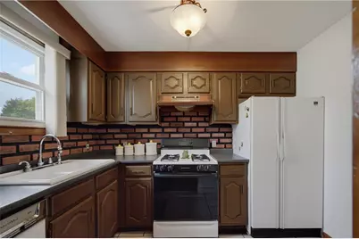 11 Old Barrington Road, East Providence, RI 02915 - Photo 12