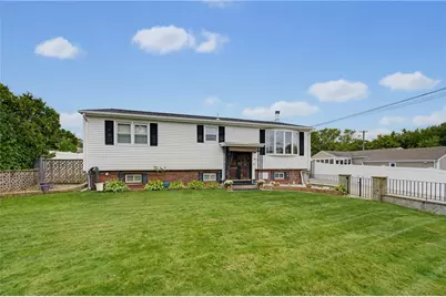11 Old Barrington Road, East Providence, RI 02915 - Photo 2