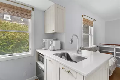 364 Bellevue Avenue #D7, Newport, RI 02840 - Photo 8