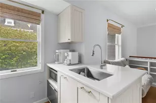 364 Bellevue Ave, Newport, RI 02840 - Photo 8