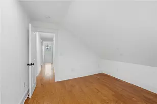 21 Elm St, Newport, RI 02840 - Photo 32