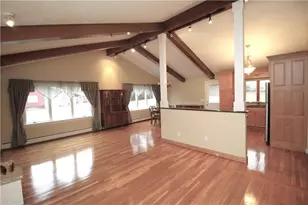 4 Sherwood Ln, Smithfield, RI 02828 - Photo 4
