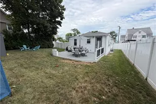 35 Bellman Ave, Warwick, RI 02886 - Photo 4