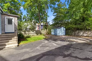 15 Bradford Ave, Newport, RI 02840 - Photo 46