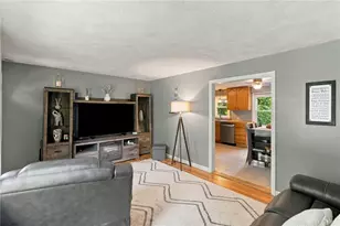 17 Pleasant View Cir, Smithfield, RI 02828 - Photo 4
