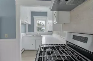 187 Sisson St, Pawtucket, RI 02860 - Photo 16