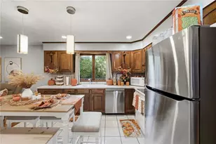 68 Virginia Ln, Providence, RI 02908 - Photo 8