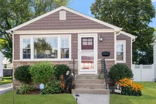 18 Pine St, North Providence, RI 02911 - Photo 1
