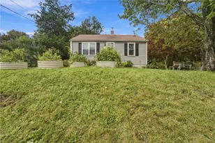 87 Potowomut Rd, Warwick, RI 02818 - Photo 2