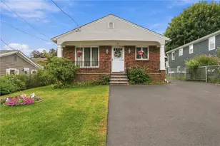 25 Sherman Ave, North Providence, RI 02911 - Photo 2