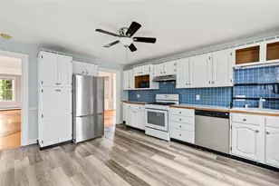 130 Norwood Ave, Cranston, RI 02905 - Photo 18
